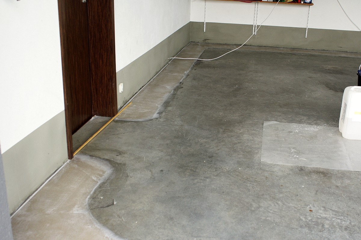 Nové podlahy v garážích