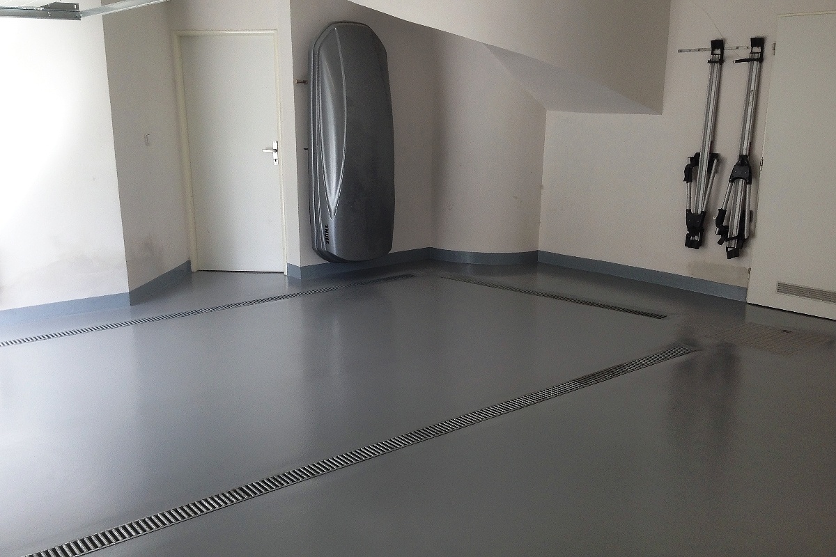 Nové podlahy v garážích