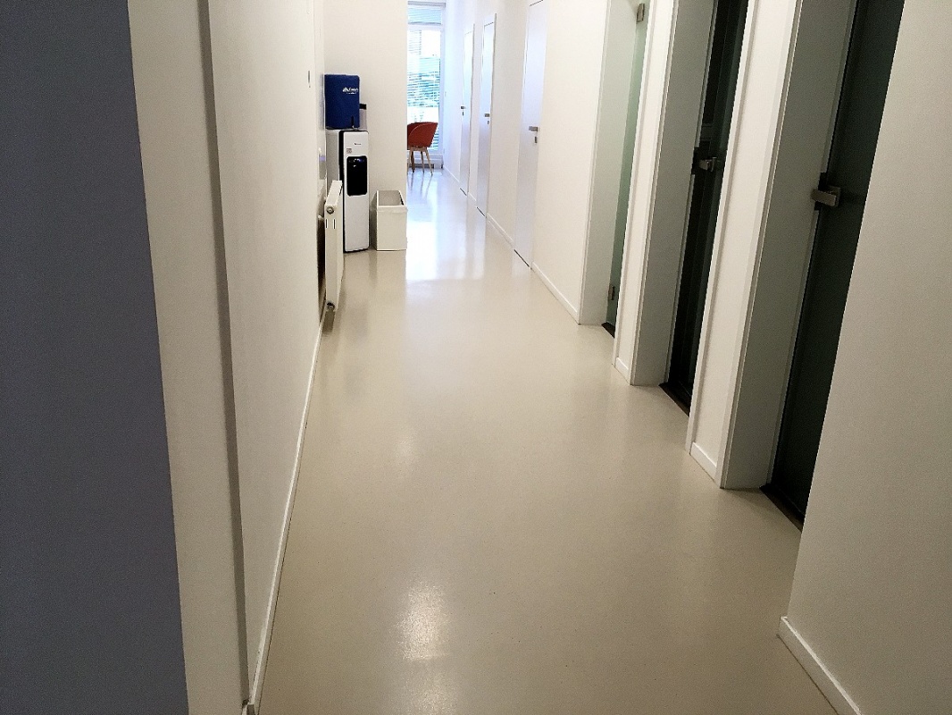 Podlaha v zubní ordinaci