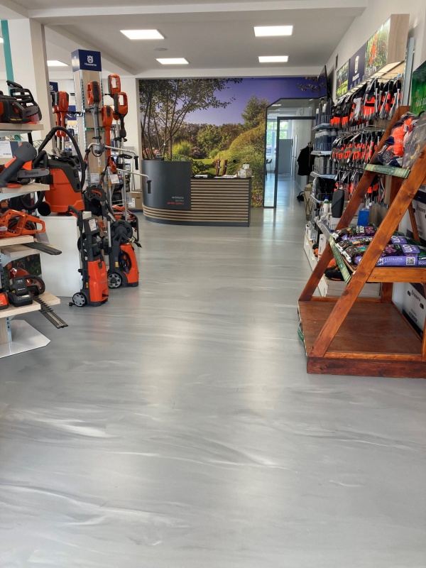 Podlahy a podlahové stěrky v komerčních prostorech