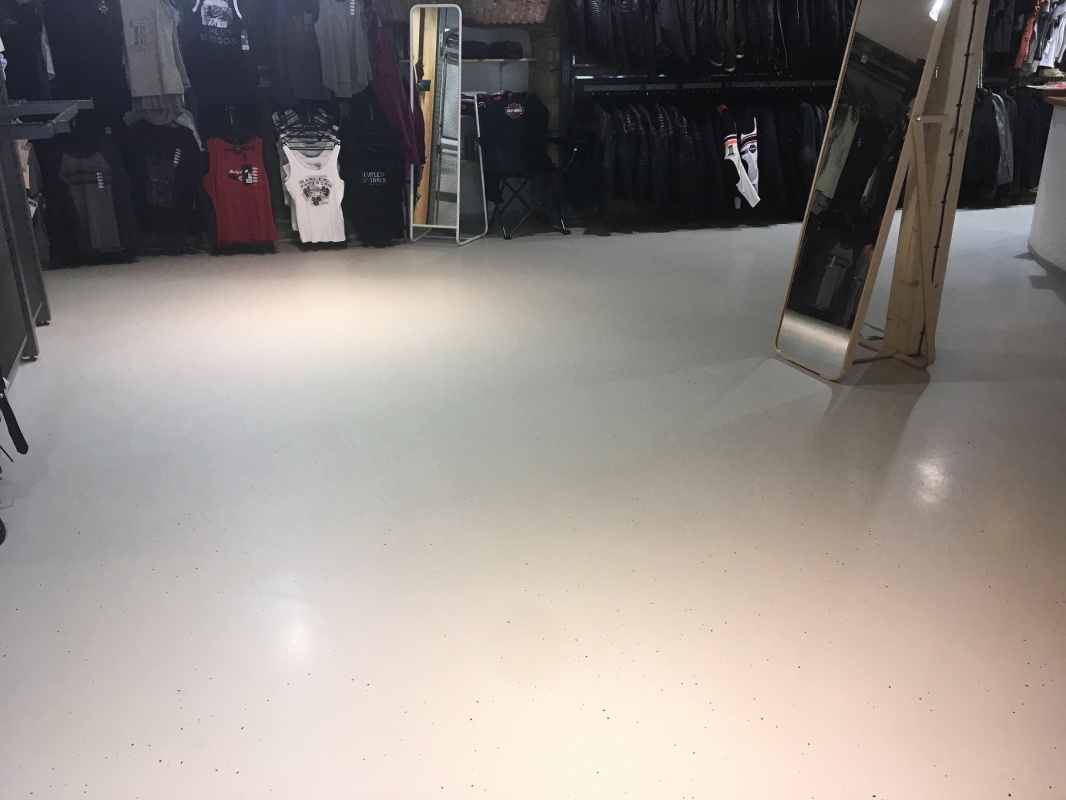 Podlahy a podlahové stěrky v komerčních prostorech